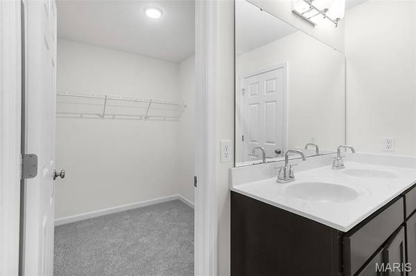 35 Fairmount Grove DR, St Peters, MO 63376
