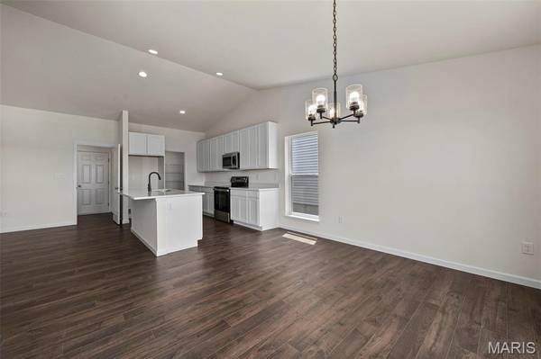 540 Apple Orchard LN, O'fallon, MO 63385