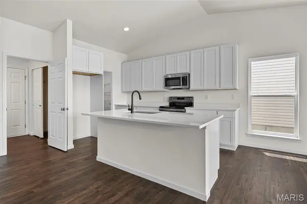 540 Apple Orchard LN, O'fallon, MO 63385