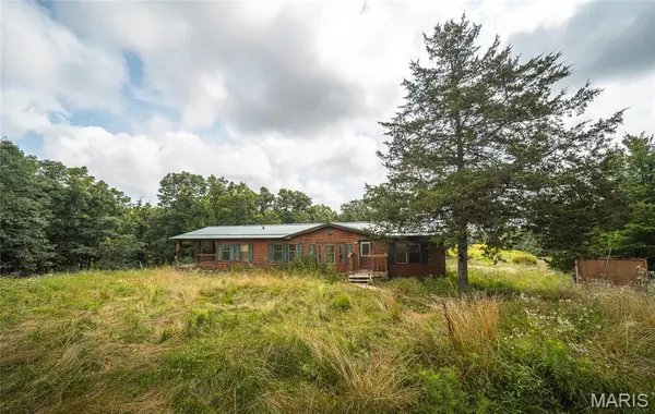 16500 Buttercup RD, Crocker, MO 65452