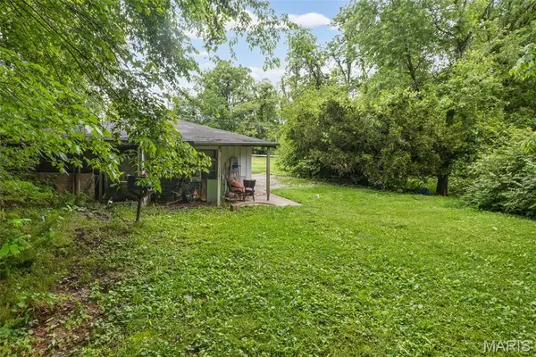 9310 Richfield RD, Fairview Heights, IL 62208
