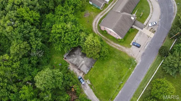 9310 Richfield RD, Fairview Heights, IL 62208