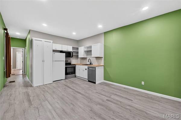 4338 Humphrey ST, St Louis, MO 63116