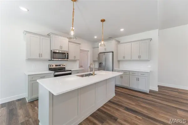 246 Berkshire DR, Poplar Bluff, MO 63901