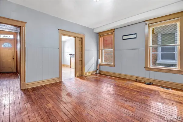 2207 Angelica ST, St Louis, MO 63107