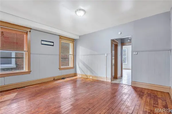 2207 Angelica ST, St Louis, MO 63107