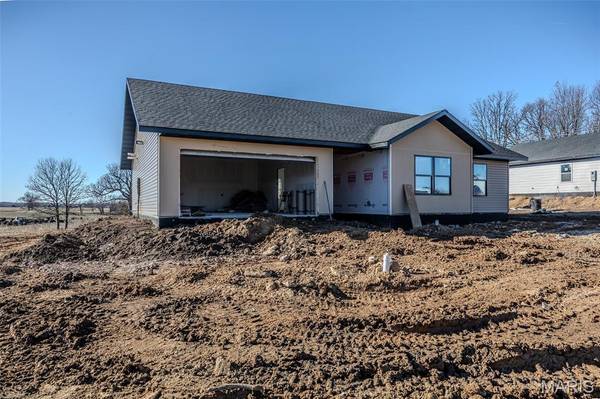 2051 Kay AVE, Lebanon, MO 65536