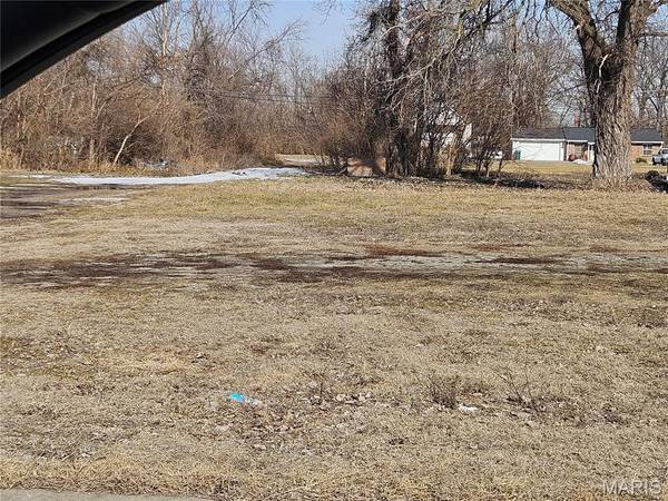 914 S 12th ST, East St Louis, IL 62201