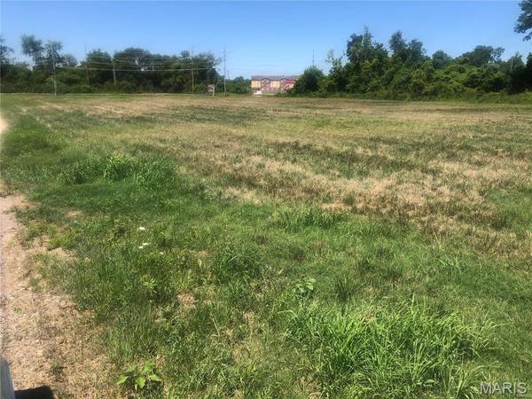 18450 Olive Street Road RD, Chesterfield, MO 63005