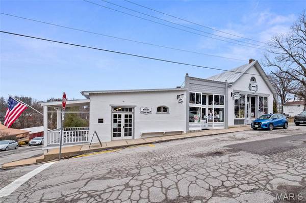 5595 Walnut and .21 Acre lot on Jackson ST, Augusta, MO 63332