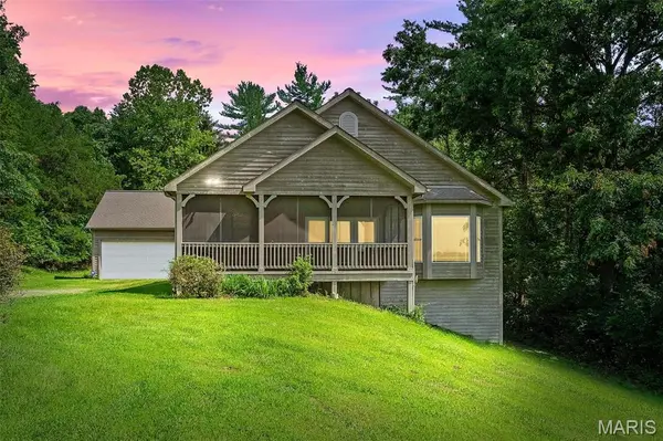 19037 Foxrun Hollow LN, Wildwood, MO 63069