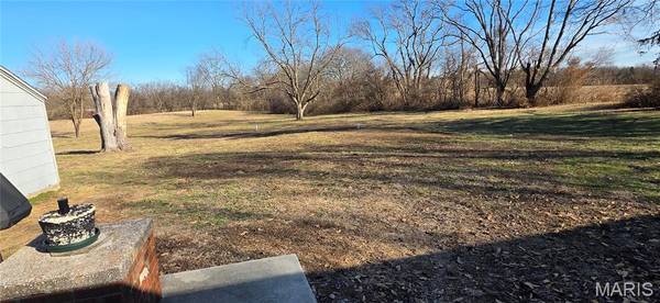 5108 Palestine RD, Chester, IL 62233