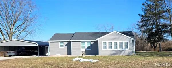 5108 Palestine RD, Chester, IL 62233