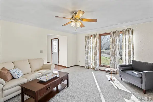6589 Oak Hill MNR, Glen Carbon, IL 62034