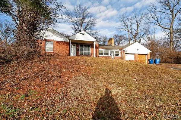 9859 Scottdale DR, St Louis, MO 63136