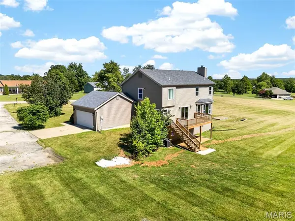 1131 Jade DR, Moscow Mills, MO 63362