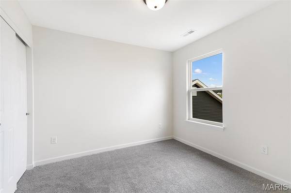 107 Windrow DR, O'fallon, MO 63385