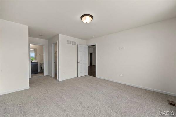 16777 Pebble Stone DR, Florissant, MO 63031