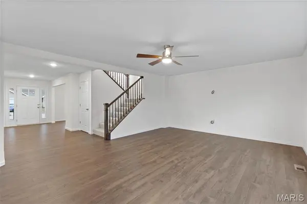 209 Gauntlet LN, Eureka, MO 63025