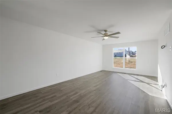 2338 Reiff DR, Florissant, MO 63031