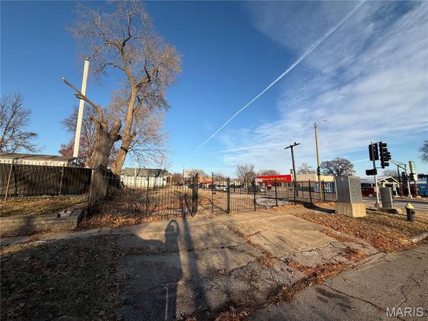 4301 Holly Hills BLVD, St Louis, MO 63116