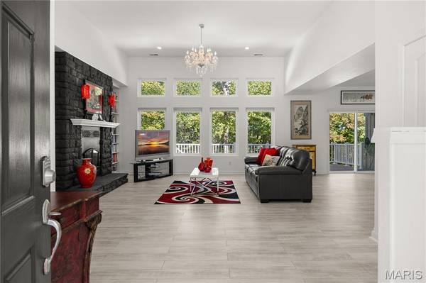 1416 Grand Point BLVD, Sunrise Beach, MO 65079
