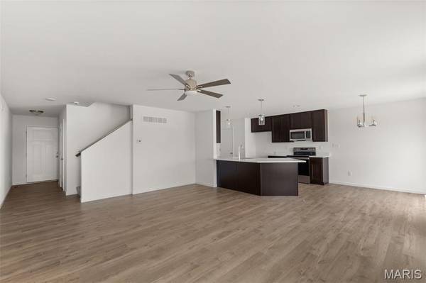 18 Town Centre CT, Foristell, MO 63348