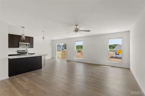 18 Town Centre CT, Foristell, MO 63348