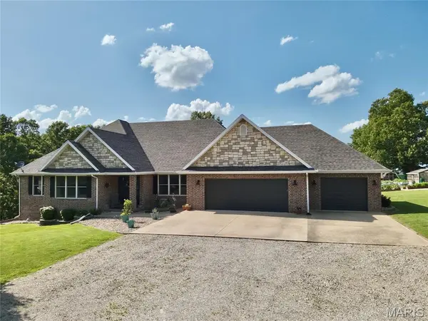 31321 AC HWY, Lebanon, MO 65536