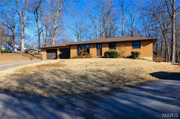 1044 Oakland DR, Jackson, MO 63755