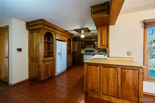 1044 Oakland DR, Jackson, MO 63755
