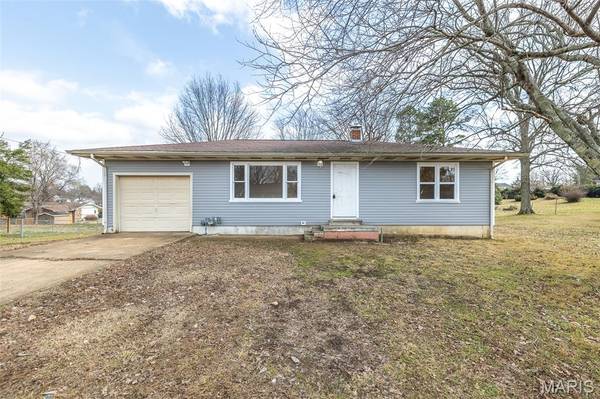 2612 Sherry LN, Poplar Bluff, MO 63901