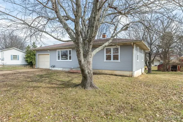 2612 Sherry LN, Poplar Bluff, MO 63901