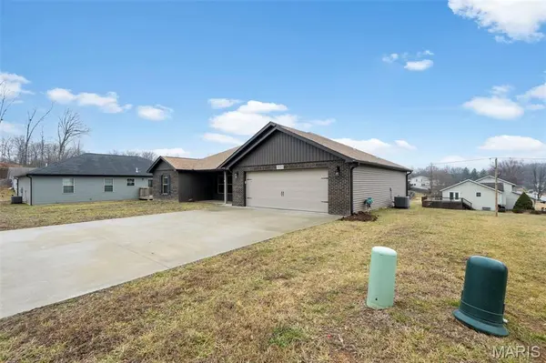 3828 Silverton CIR, Cape Girardeau, MO 63701