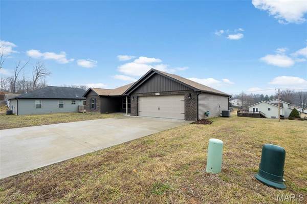 3828 Silverton CIR, Cape Girardeau, MO 63701