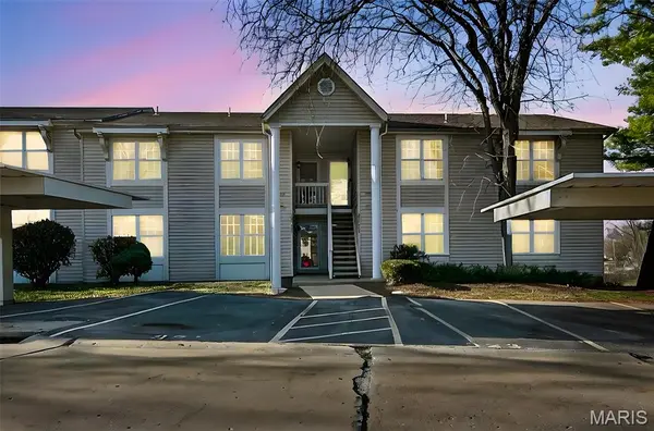 929 Sugar Lake CT #7, St Peters, MO 63376