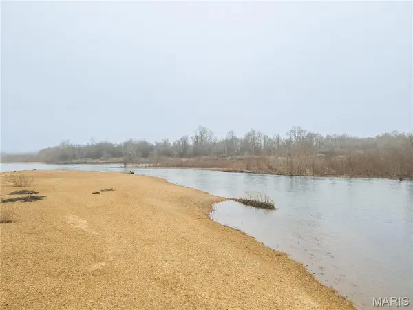 64 Trails End LN, Doniphan, MO 63935