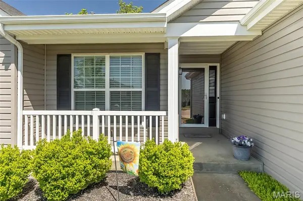 162 Hidden Bluffs DR, Lake St Louis, MO 63367