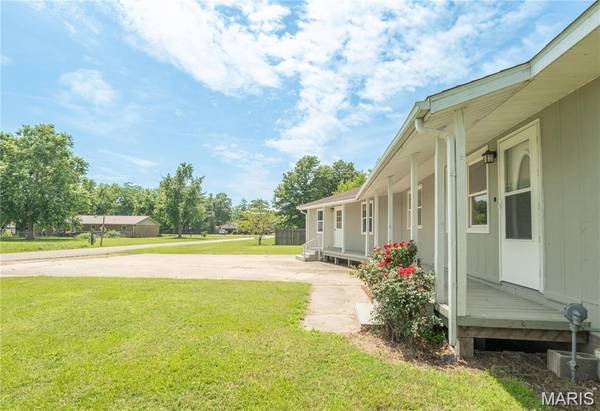 22479 S Dorothy DR, Malden, MO 63863