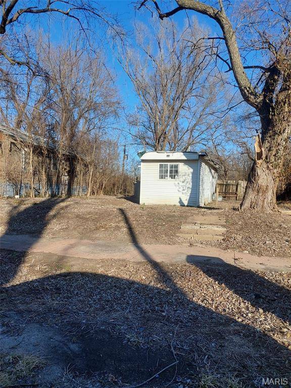 1516 N 53rd ST, East St Louis, IL 62204