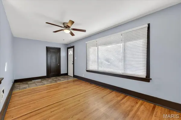 2164 Knox Ave, St Louis, MO 63139