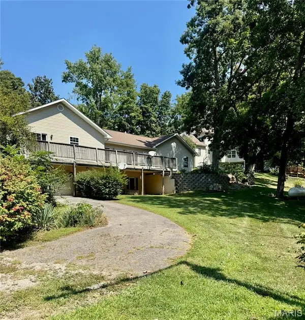 7 Denzel DR, Greenville, IL 62246