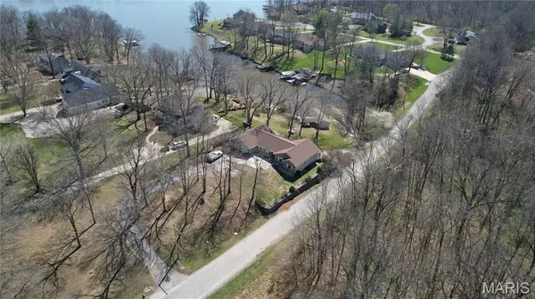 7 Denzel DR, Greenville, IL 62246