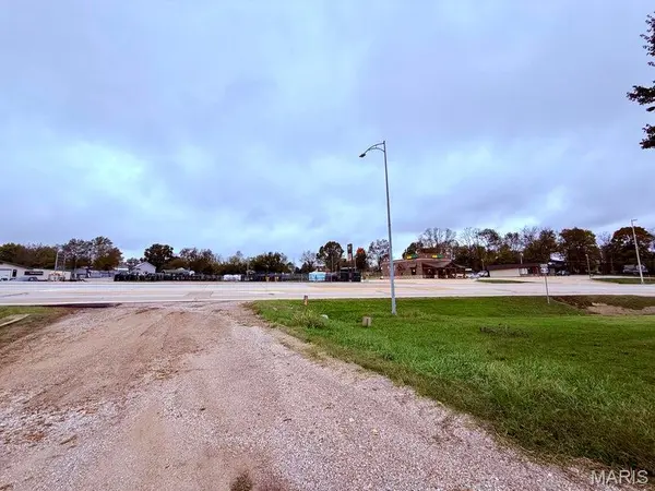 820 S Sam Houston BLVD, Houston, MO 65483