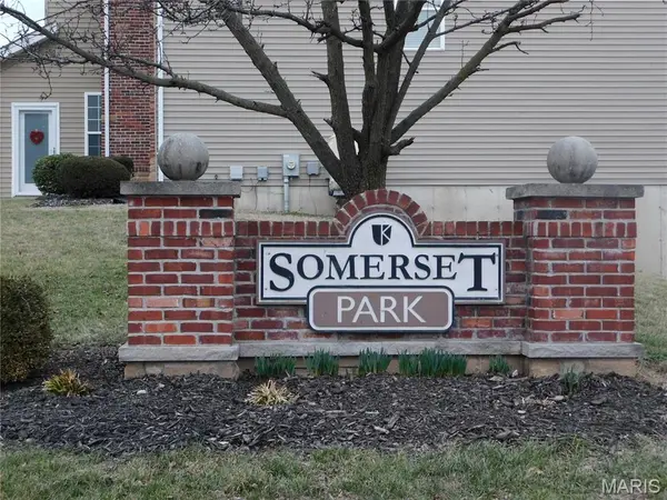 3157 Somerset Green CT, St Louis, MO 63136