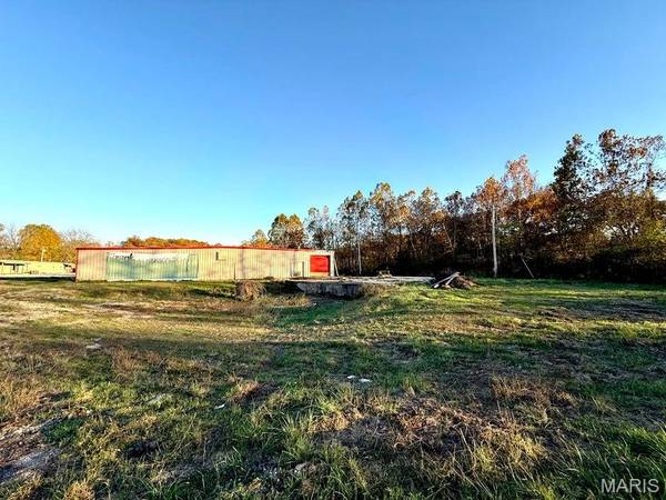 000 Hwy B, Houston, MO 65483