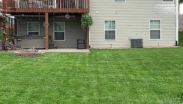 1391 Orchard Lakes CIR, Belleville, IL 62220