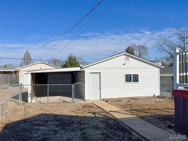 6301 Marquette AVE, St Louis, MO 63139