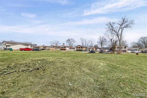 848 Saint Benedict DR, Cahokia, IL 62206