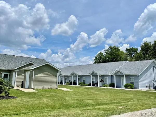 700 W Ferdon ST, Litchfield, IL 62056